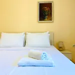 Vintage For 4 Guests & Private Parking Apartment *