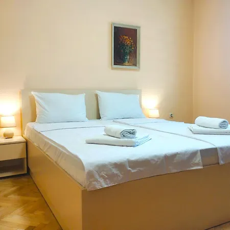 Vintage For 4 Guests & Private Parking Apartment Plovdiv