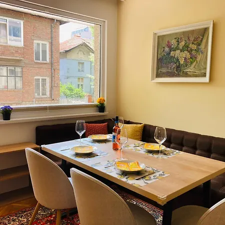 Vintage For 4 Guests & Private Parking Пловдив