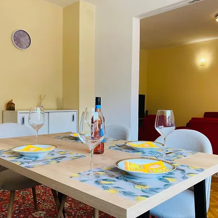Apartment Vintage For 4 Guests & Private Parking *
