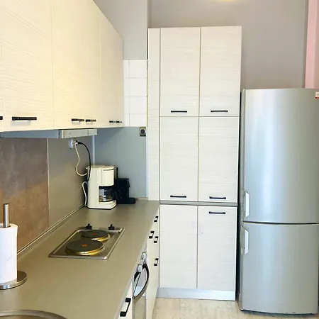 Апартамент Vintage For 4 Guests & Private Parking