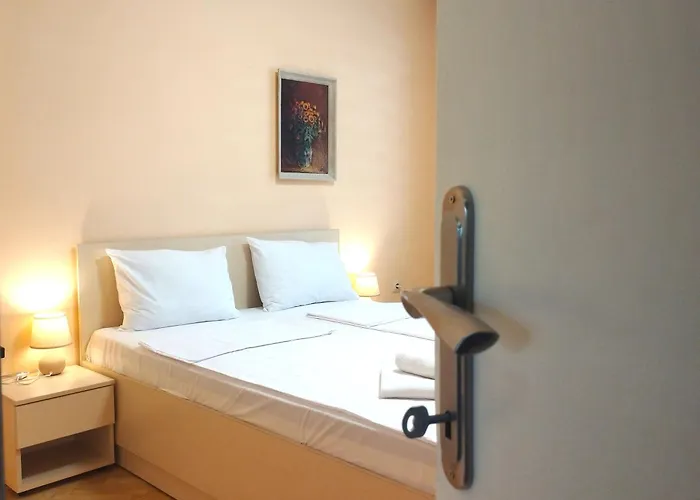 Vintage For 4 Guests & Private Parking *