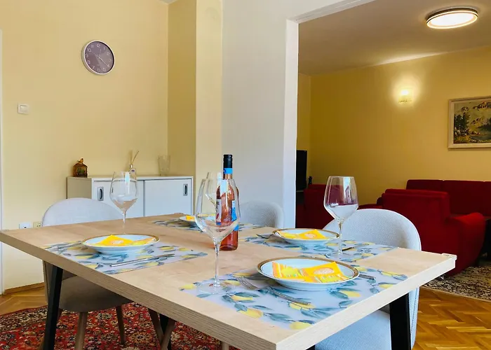 公寓 Vintage For 4 Guests & Private Parking *