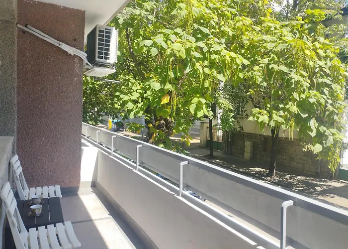 Vintage For 4 Guests & Private Parking 普罗夫迪夫