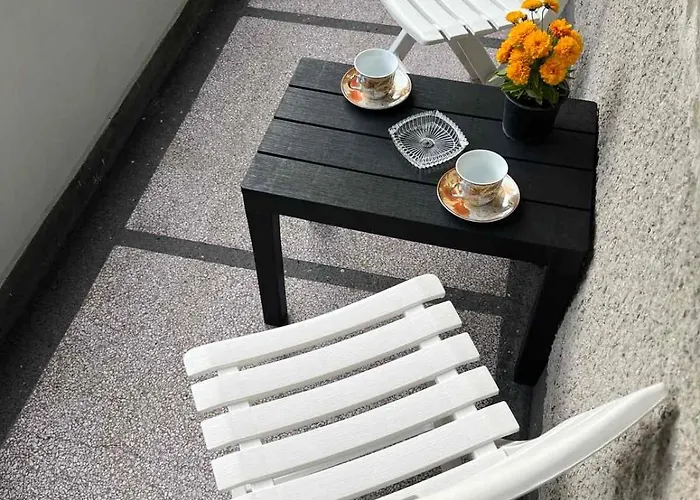 Vintage For 4 Guests & Private Parking 公寓