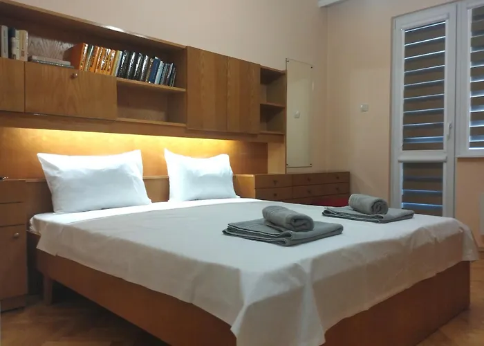 公寓 Vintage For 4 Guests & Private Parking *