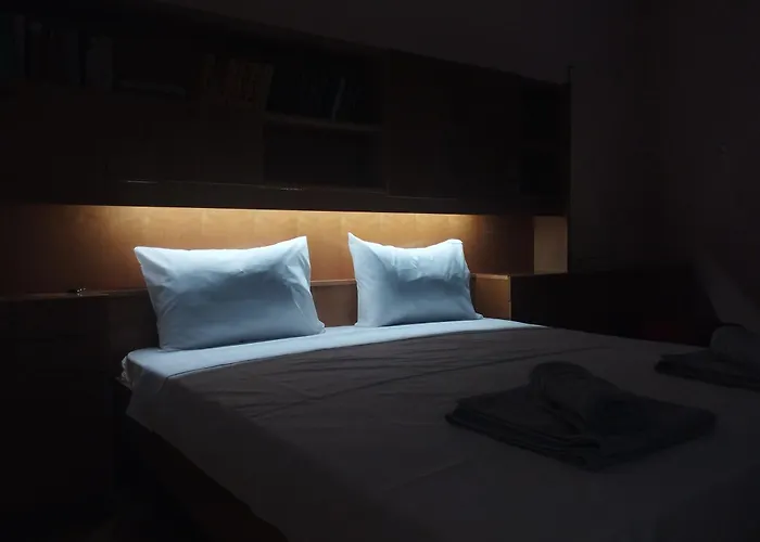 Vintage For 4 Guests & Private Parking 公寓